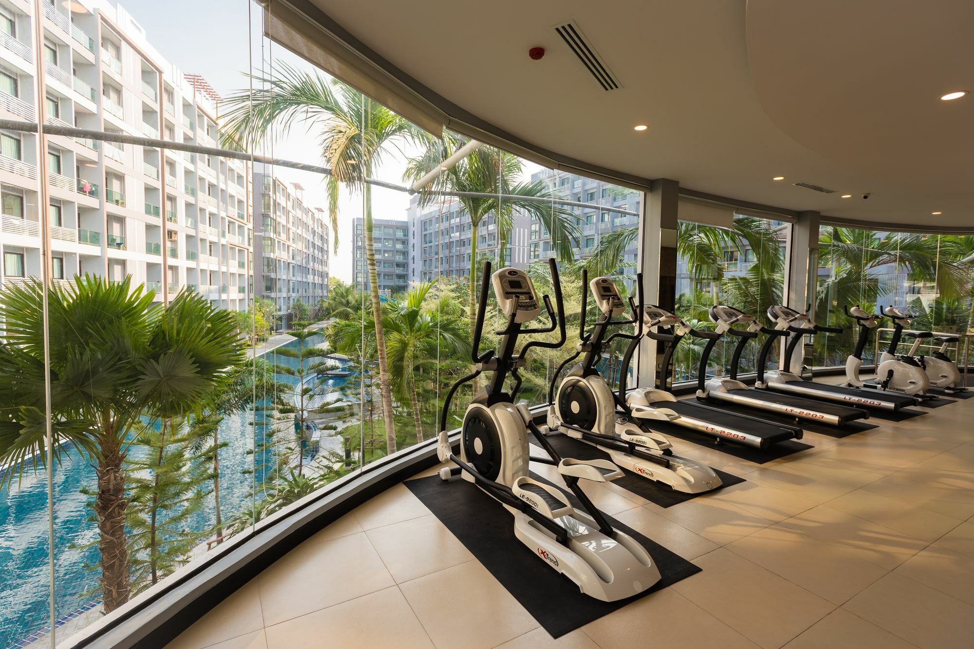 Appartamento Dusit Grand Park Jomtien Beach Esterno foto